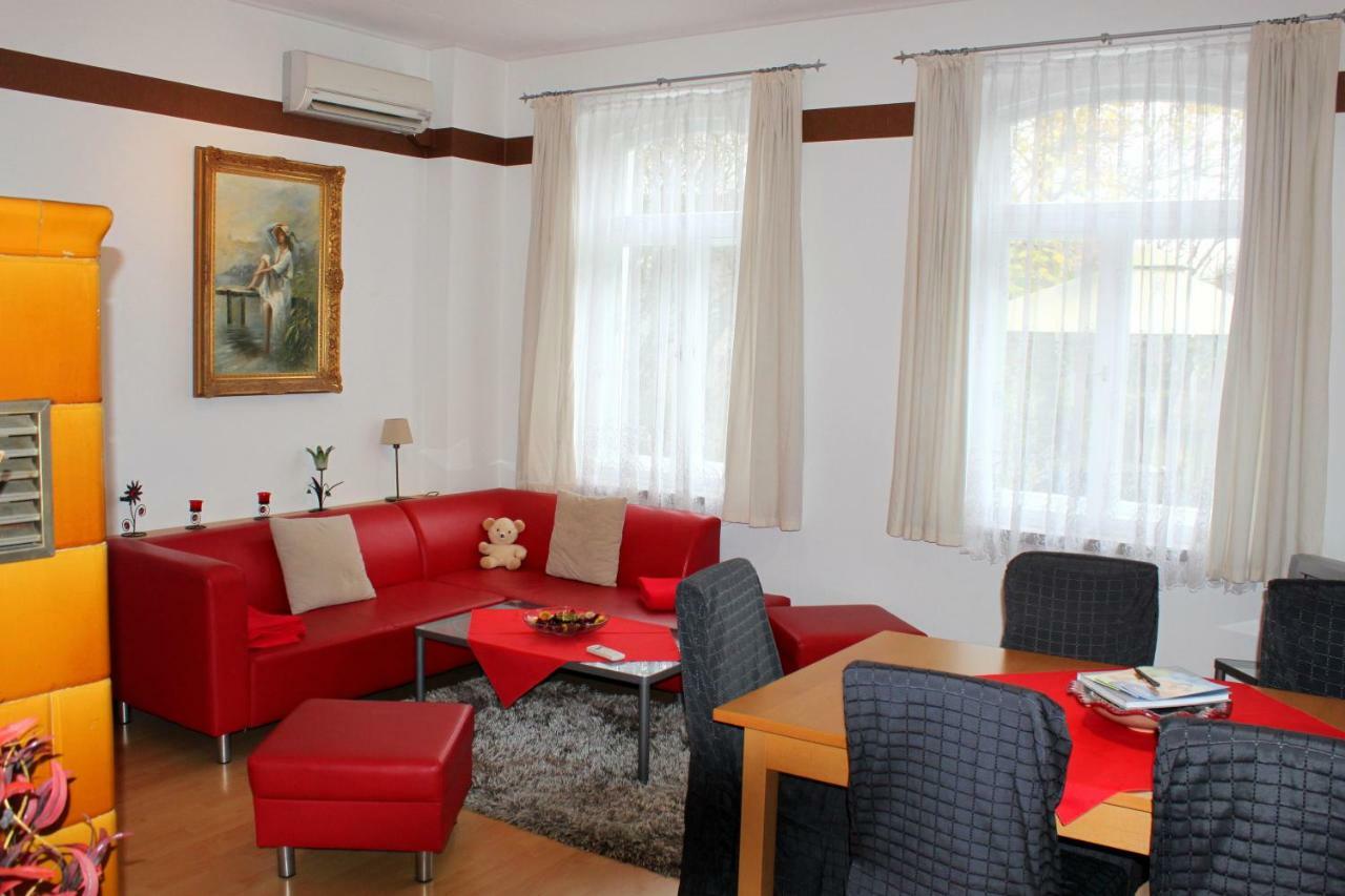 Ferienwohnung "Zur Alten Schule" Neuburxdorf Экстерьер фото
